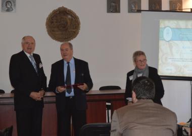 Jenei Dezső-emléklapban részesült Kovács József, a Petrozsényi Egyetem professzora