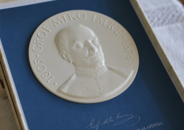 Gróf Mikó Imre emléklapot kapott Bartók Katalin, Kékedy Nagy László és   Pánczél Szilamér Péter