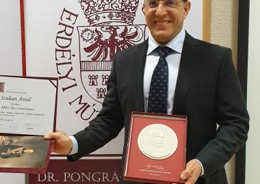 Gr. Mikó Imre-emlékplakettet kapott  Sculean Antal az Európai Parodontológia Társaság elnöke, a berni egyetem fogágybetegségek tanszékének vezetője
