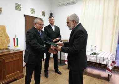 Magyar Érdemrend Tiszti Keresztje kitüntetésben részesült Keszeg Vilmos, az EME elnöke