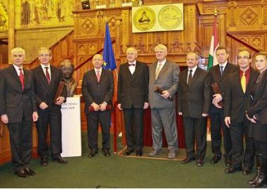 Gábor Dénes díj-ban részesült Gyenge Csaba professzor, az EME alelnöke, az MTA külső tagja.