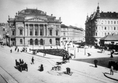 Sirató Ildikó: Nemzeti színházak