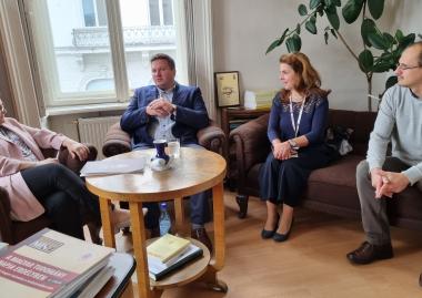 Grezsa Csaba főkonzul látogatta meg az EME-t