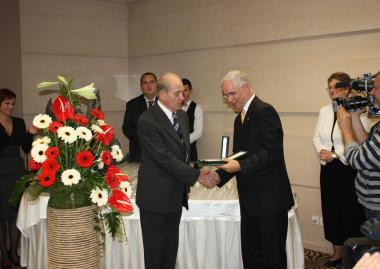 Magyar Érdemrend Középkereszt kitüntetés Dávid Gyulának