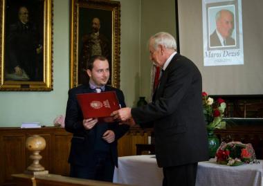 Fekete Albert-Zsombor kiemelkedő kutatási tevékenységeiért Maros Dezső-díjban részesült