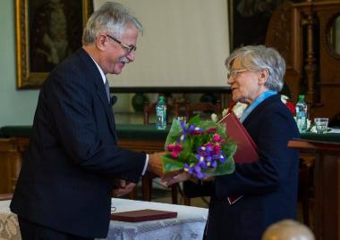 Péter H. Máriát Gr. Mikó Imre-emléklappal tüntették ki