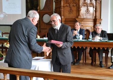 Jakab Samu  professzort, az EME Agrártudományi Szakosztályának volt elnökét Gr. Mikó Imre-emléklappal tüntették ki