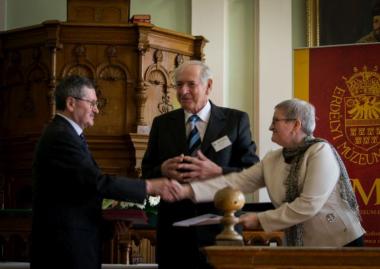 Gyulai Józsefet, az MTA rendes tagját Gr. Mikó Imre-emléklappal tüntették ki 