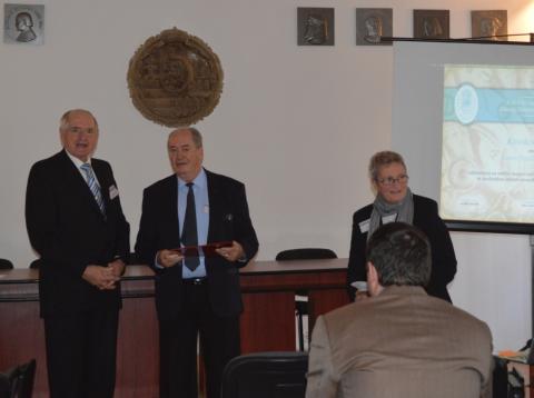 Jenei Dezső-emléklapban részesült Kovács József, a Petrozsényi Egyetem professzora