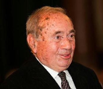 A Magyar Érdemrend Tisztikeresztjével tüntették ki Csedő Károly gyógyszerészt, az EME tagját