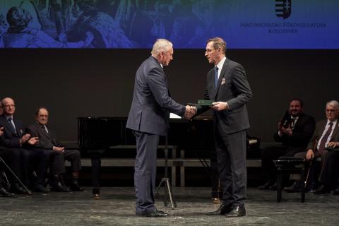 A Magyar Érdemrend lovagkeresztje kitüntetésben részesült Bódizs György István főorvos, az EME alelnöke