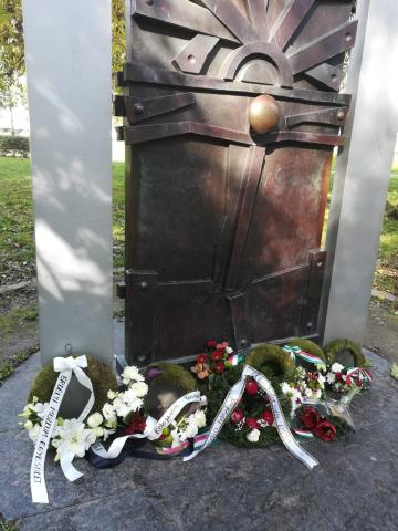 Ünnepi megemlékezés és koszorúzás az 1956-os forradalom és szabadságharc tiszteletére