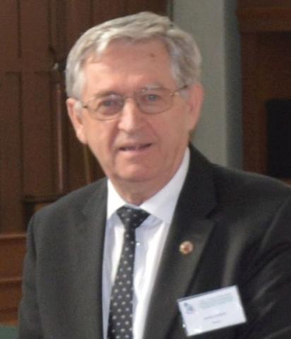 Roósz Andrást, az MTA rendes tagját Gr. Mikó Imre-emléklappal tüntették ki 