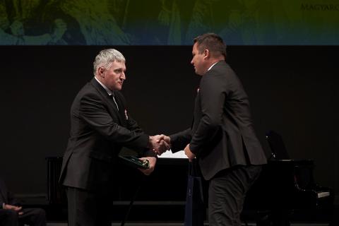 A Magyar Érdemrend lovagkeresztje kitüntetésben részesült Szabó József orvos, az EME tagja