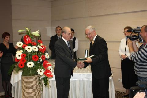 Magyar Érdemrend Középkereszt kitüntetés Dávid Gyulának