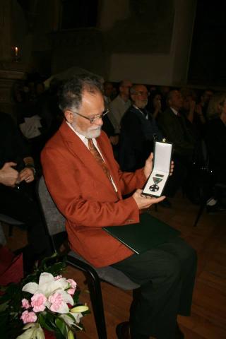 Magyar Ezüst Érdemkeresztben részesült Vincze Zoltán, a kolozsvári Báthory István Elméleti Líceum nyugalmazott történelemtanára , az EME alapító tagja