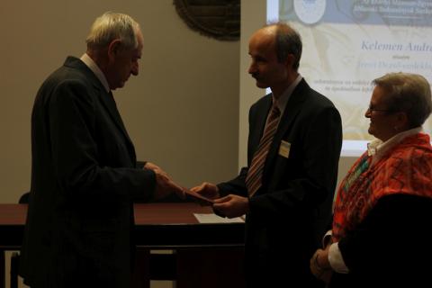 Kelemen András, a Sapientia EMTE Műszaki és Humántudományok Kar dékánja az idei Jenei Dezső-díjas