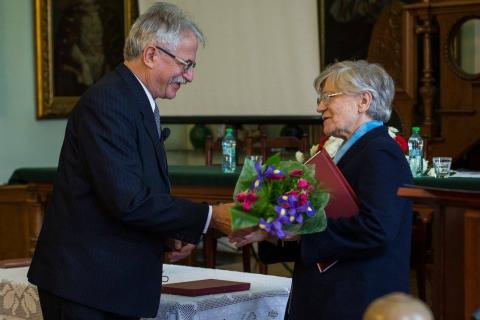 Péter H. Máriát Gr. Mikó Imre-emléklappal tüntették ki