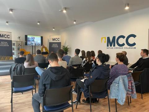 A budapesti MCC hallgatóinak tartott előadást Bitay Enikő