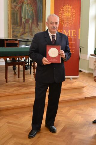 Máté Mártont Gr. Mikó Imre-emléklappal tüntették ki