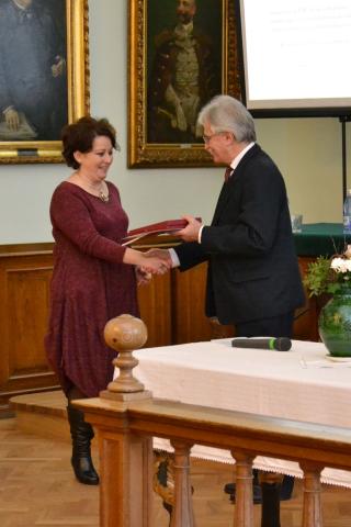 Szacsvai Kingát Gr. Mikó Imre-emléklappal tüntették ki